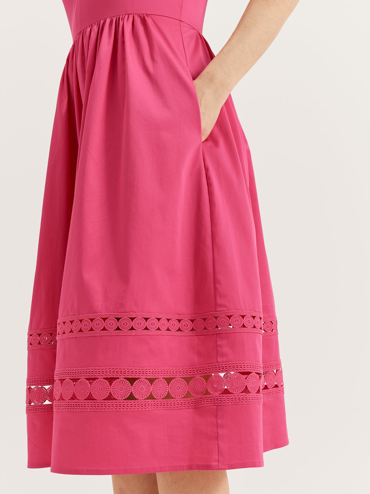 Women's Sleeveless Knee Length Dress in Pink