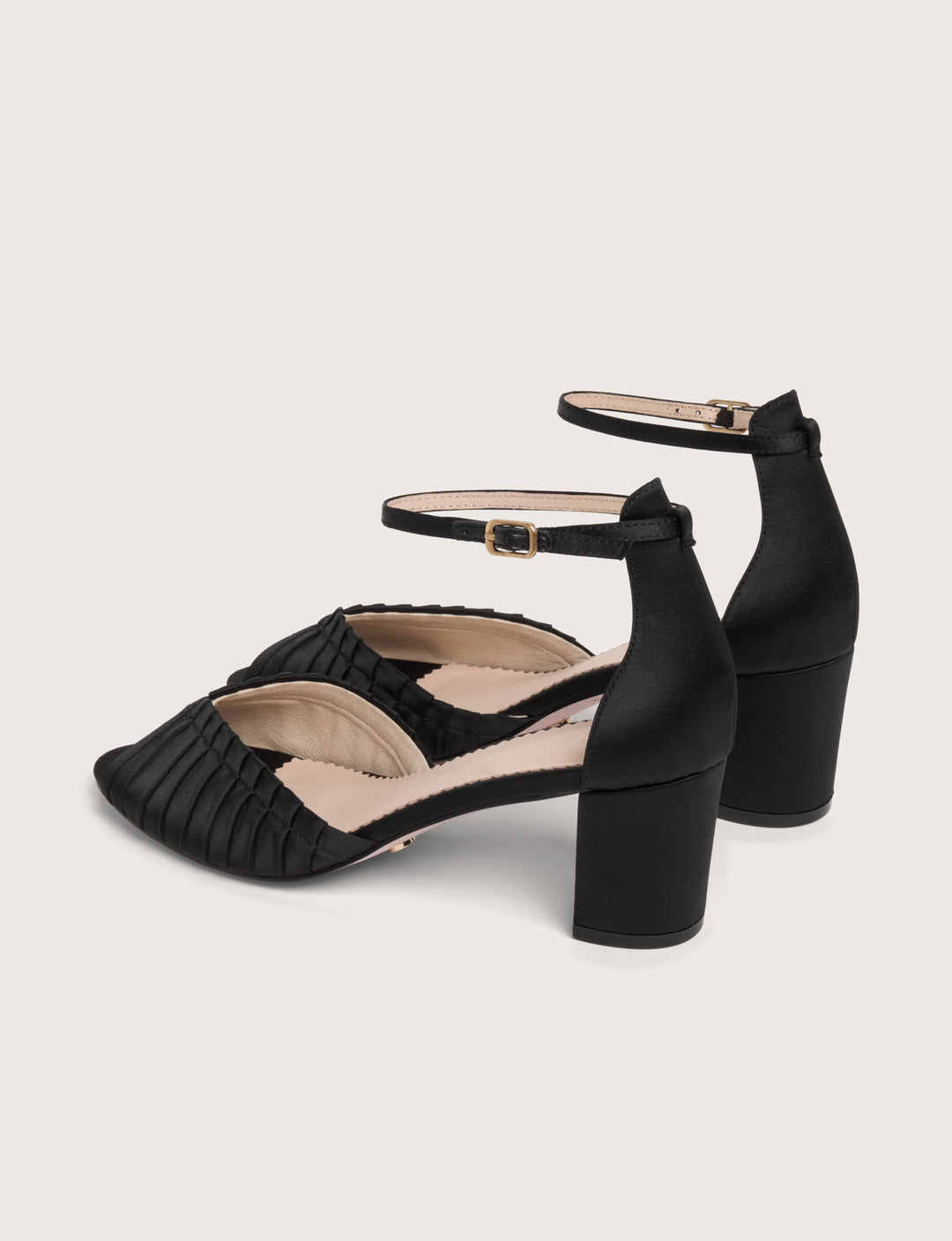 Yvie Heel
