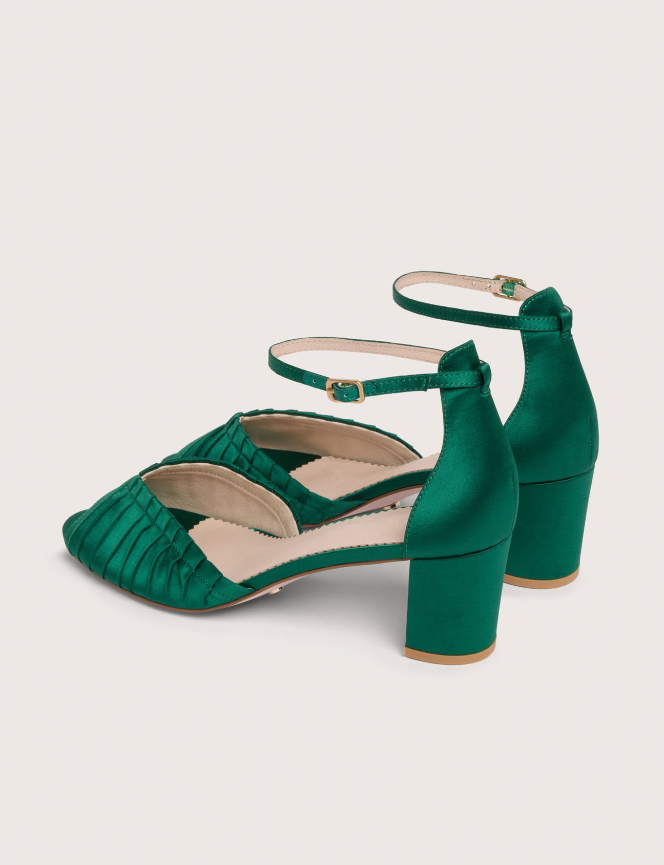 Yvie Heel