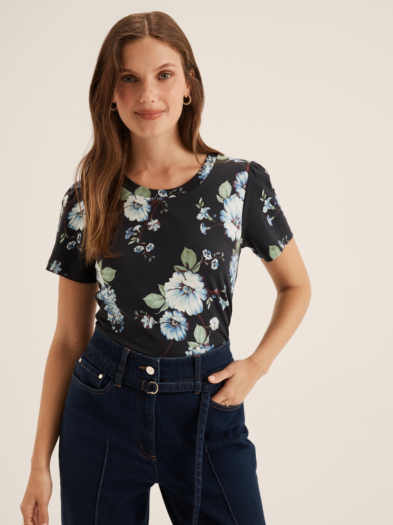 Appolonia Tee